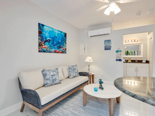 Spacious 3-Bedroom Condo in Naples - Renovated Resort-Style Amenities